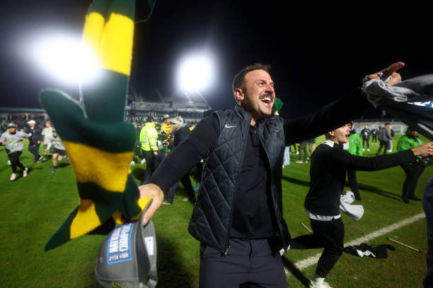 能够以微弱 能够以微弱