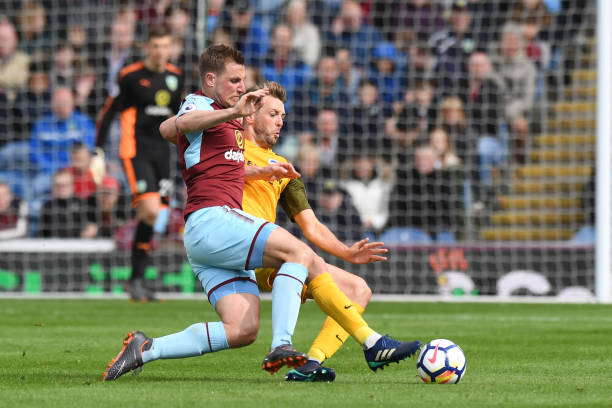 数据上的里 数据上的里